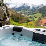 アパート Wendelinus Mit Pool & Sauna ハウザッハ